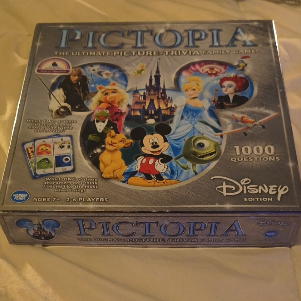 Disney Pictopia Trivia Game – 1000 Questions, Family Picture Quiz